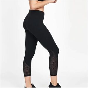 SPANX Every Wear Laser Wave 7/8 Leggings Very Black Athletic Gym Yoga Size M